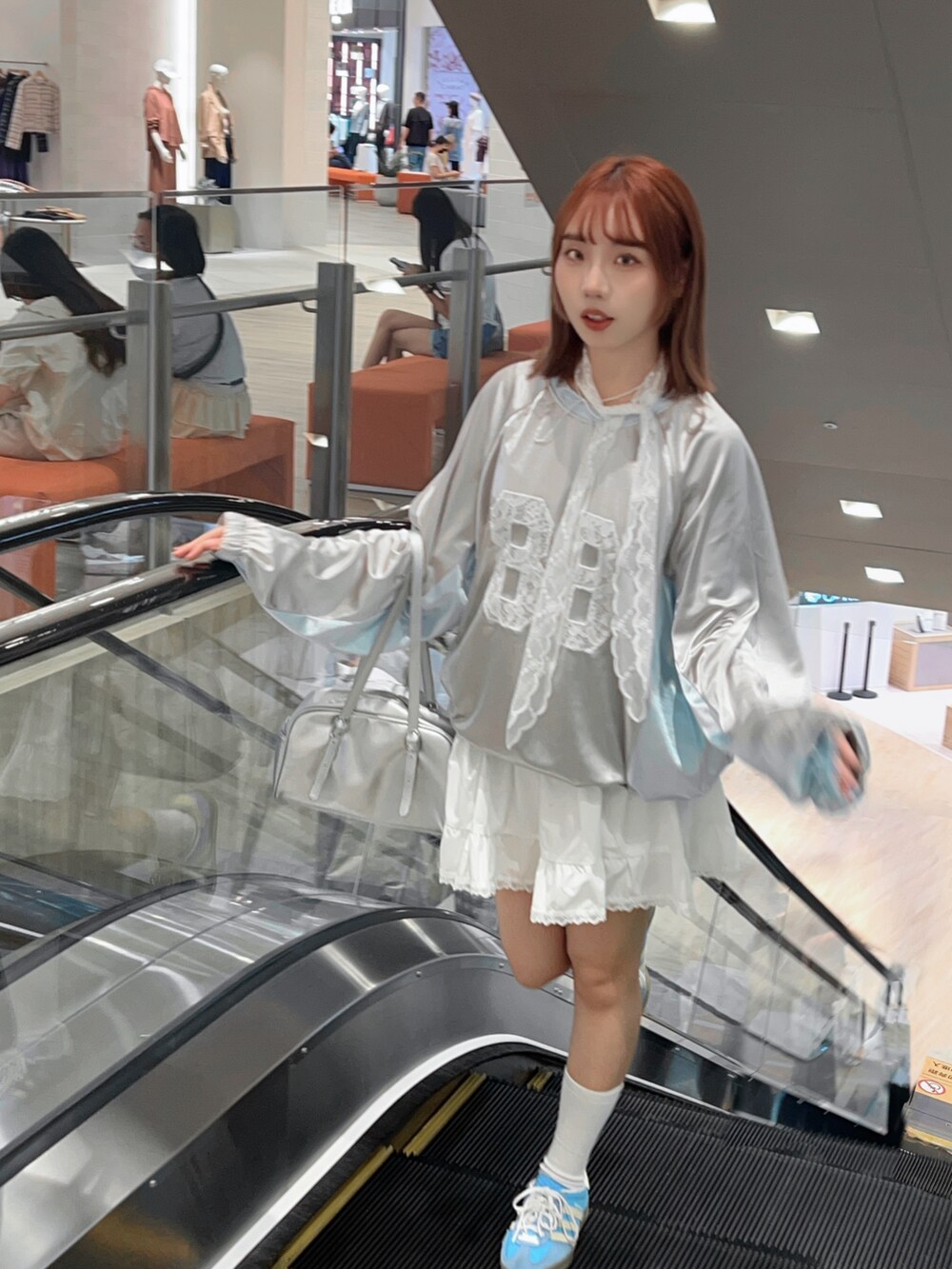 「秋っぽコーデ更新中、低身長コーデ、淡色コーデ、Blokette core」｜「AIR SPACEのアイテム（Tシャツ/カットソー、シルバー系）」を使った、CCさん（レディース・153cm）の秋コーディネートの3枚目の写真