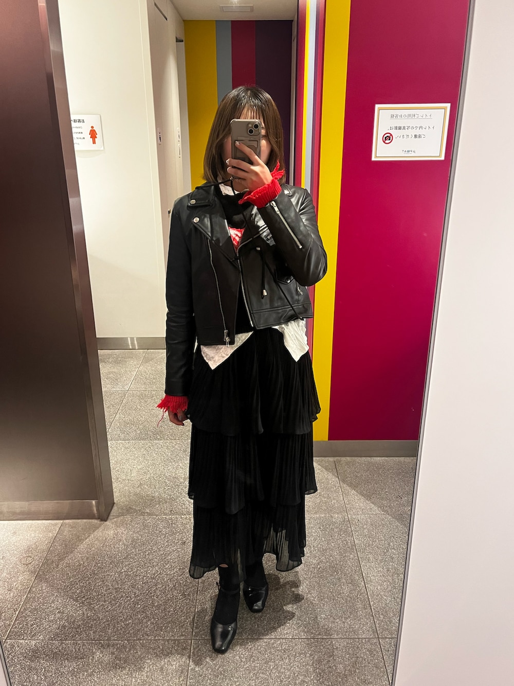 「DIESELのレディース ニット クロップド丈ウールニットトップス（ニット/セーター、ブラック系）」を使った、Sharonさん（レディース・162cm）の春コーディネートの2枚目の写真