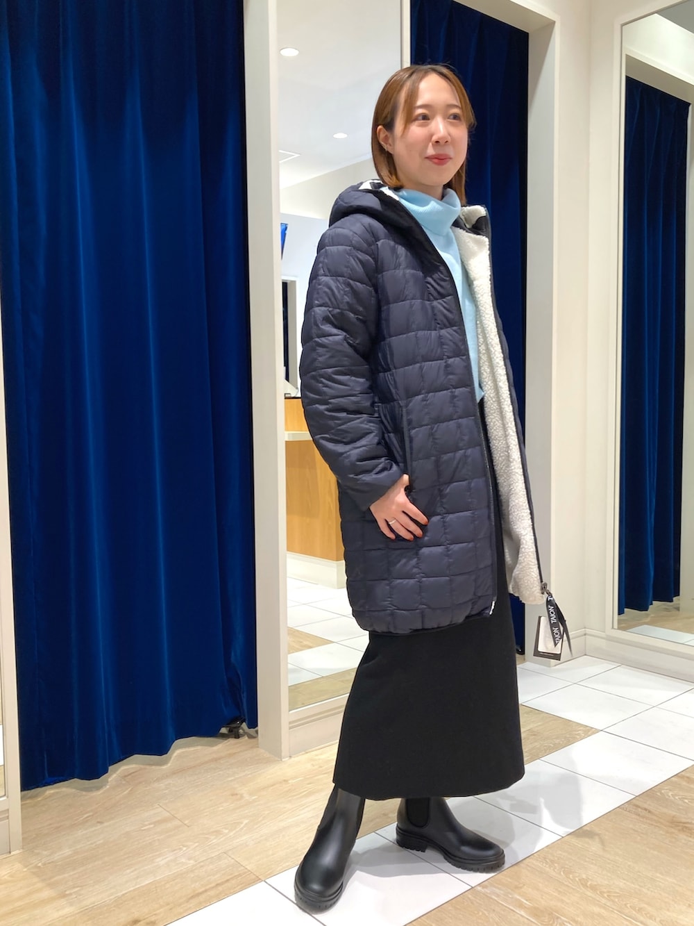 「タートルネック、休日スタイル、冬アウター、お出かけコーデ、オトナカジュアル、カジュアルコーデ、大人コーデ、リラックススタイル、冬服、スカートスタイル、ニット、ニットコーデ、アウター、ボアコート、TAION」｜「NOLLEY’Sの《セットアップ対応》《手洗い可能》ダブルジャージタイトミディスカート（スカート、ブラック系）」を使った、aikoさん（レディース・158cm）の冬コーディネートの5枚目の写真