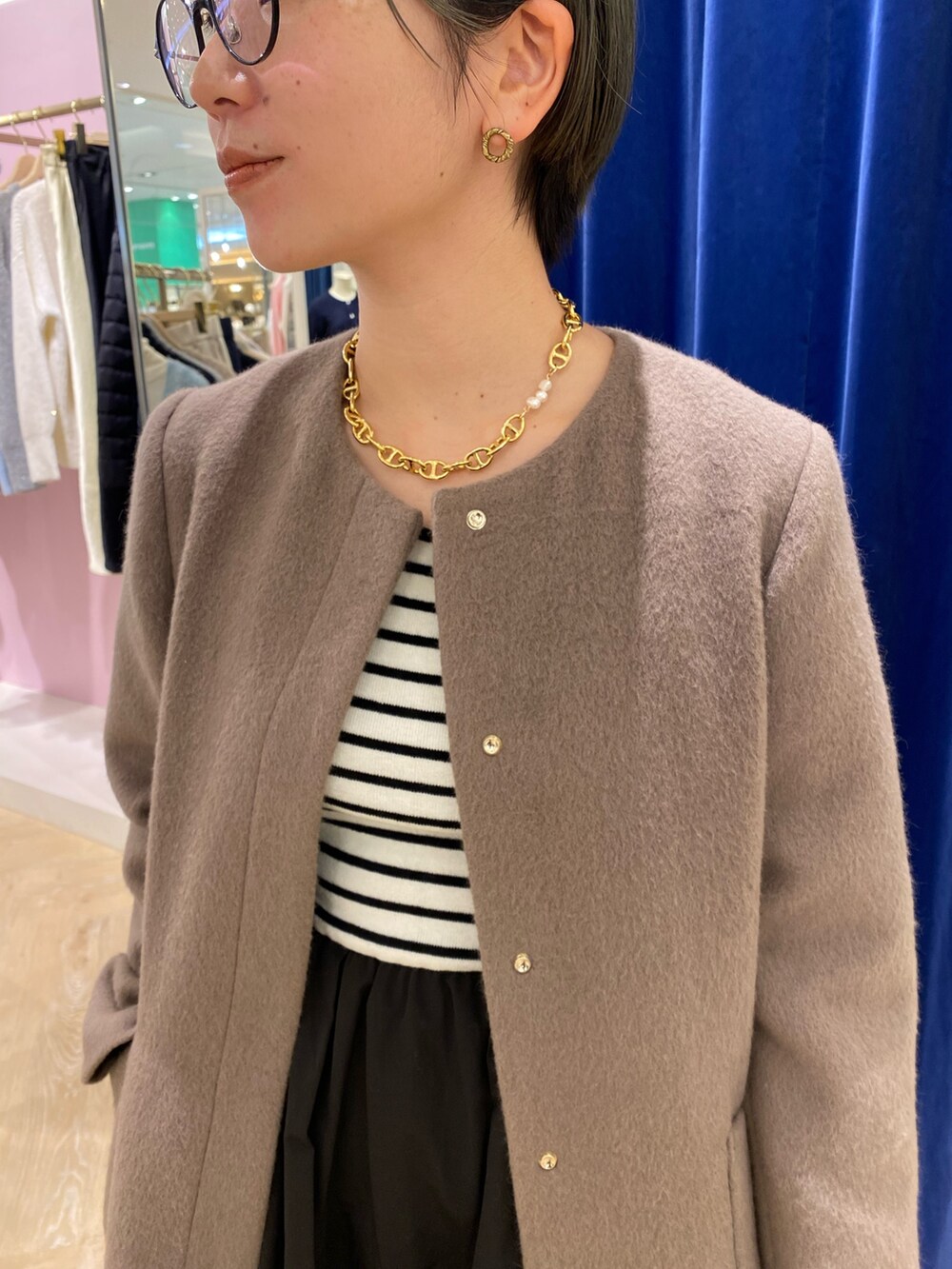 「冬コーデ、秋冬コーデ、大人かわいい、シンプル、お出かけコーデ、あったかコーデ、キレイめ、シンプルスタイル、モノトーン、低身長女子、大人可愛い、冬のコーデ、ワンピース、バルーンスカート」｜「NOLLEY’Sのノーカラーシャギーコート（ノーカラーコート、ブラウン系）」を使った、taki chanさん（骨格ストレート・レディース・155cm）の冬コーディネートの5枚目の写真