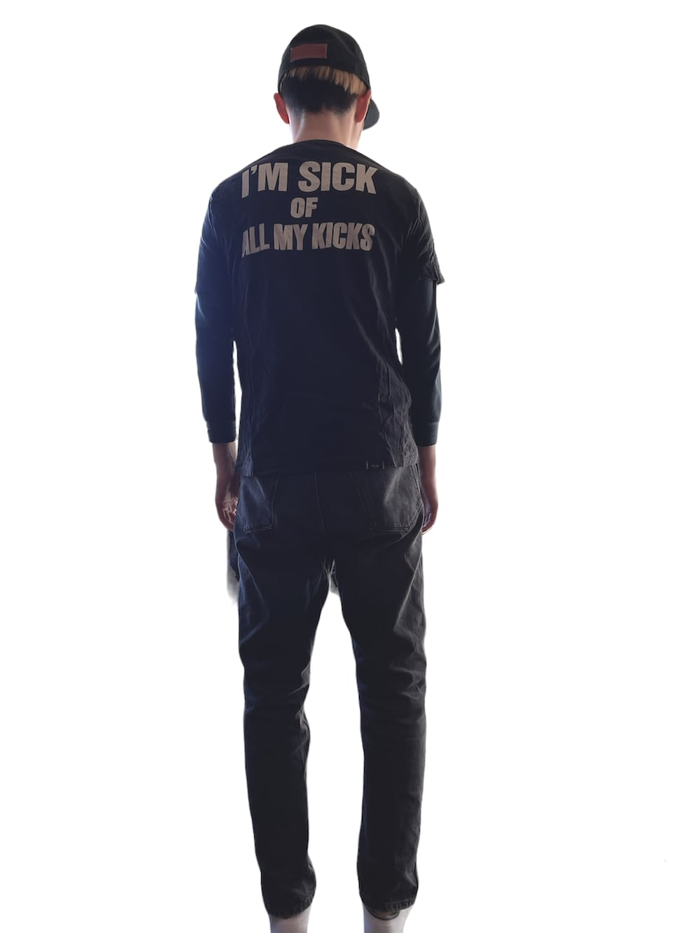 「yohjiyamamoto、バンドT、Levi's、STOOGES、Tシャツ、ロンT、韓国ファッション、ストリートMIX、ストリート、ロック、黒、キャップ、フォトT、春夏コーデ、ブラックコーデ」｜「古着のアイテム（Tシャツ/カットソー、ブラック系）」を使った、ゆうさん（メンズ・178cm）の春コーディネートの2枚目の写真