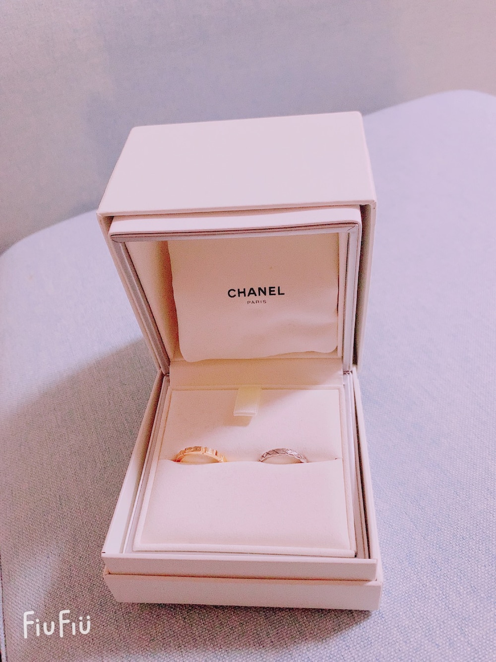 「韓国ファッション、リング、指輪、冬コーデ、ストリート、chanel、Cartier、アクセサリー、ゴールドアクセ、シルバーアクセサリー」｜「CHANELのアイテム（リング、シルバー系）」を使った、ゆうさん（メンズ・178cm）の秋コーディネートの2枚目の写真