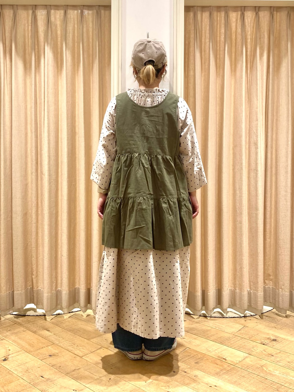 「Samansa Mos2、ワンピース、ドット、チュニック」｜「Samansa Mos2の柄アソートシャーリングネックワンピース（ワンピース、ホワイト系）」を使った、muttyさん（レディース・152cm）の秋コーディネートの5枚目の写真