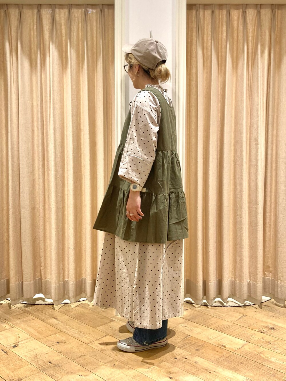 「Samansa Mos2、ワンピース、ドット、チュニック」｜「Samansa Mos2の柄アソートシャーリングネックワンピース（ワンピース、ホワイト系）」を使った、muttyさん（レディース・152cm）の秋コーディネートの4枚目の写真