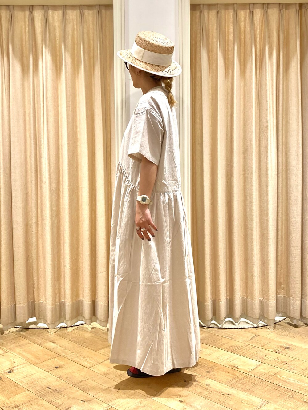 「Samansa Mos2、レース襟、シャツワンピ、ワンピース、カンカン帽、グルカサンダル、ナチュラルガーリー、オトナガーリー、ペーパートート」｜「Samansa Mos2の【Sサイズ WEB限定】チュールレース襟ワンピース（ワンピース、ベージュ系）」を使った、muttyさん（レディース・152cm）の夏コーディネートの3枚目の写真