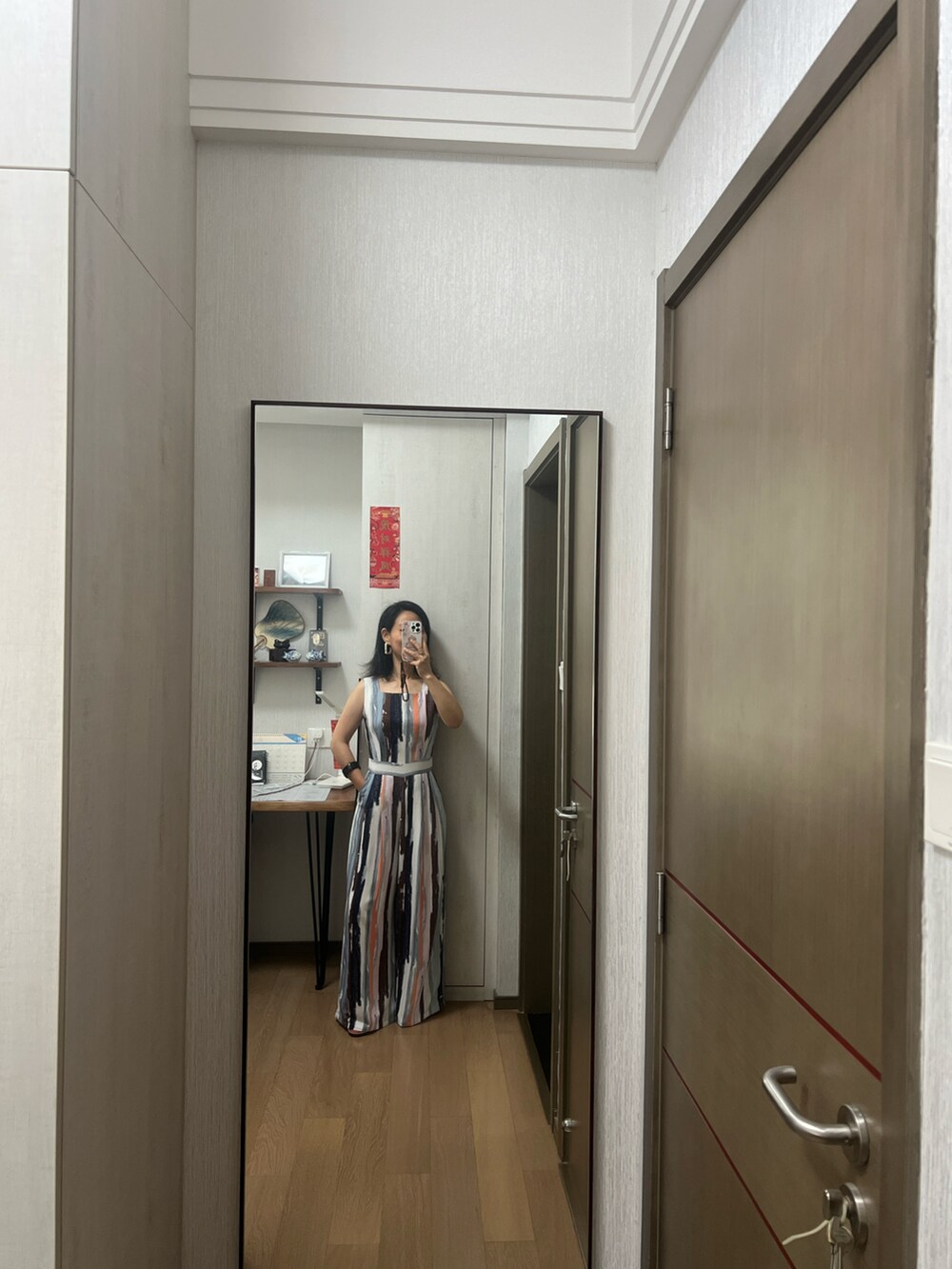 その他のオールインワン・サロペットを着用したレディースの夏コーディネートの4枚目の写真