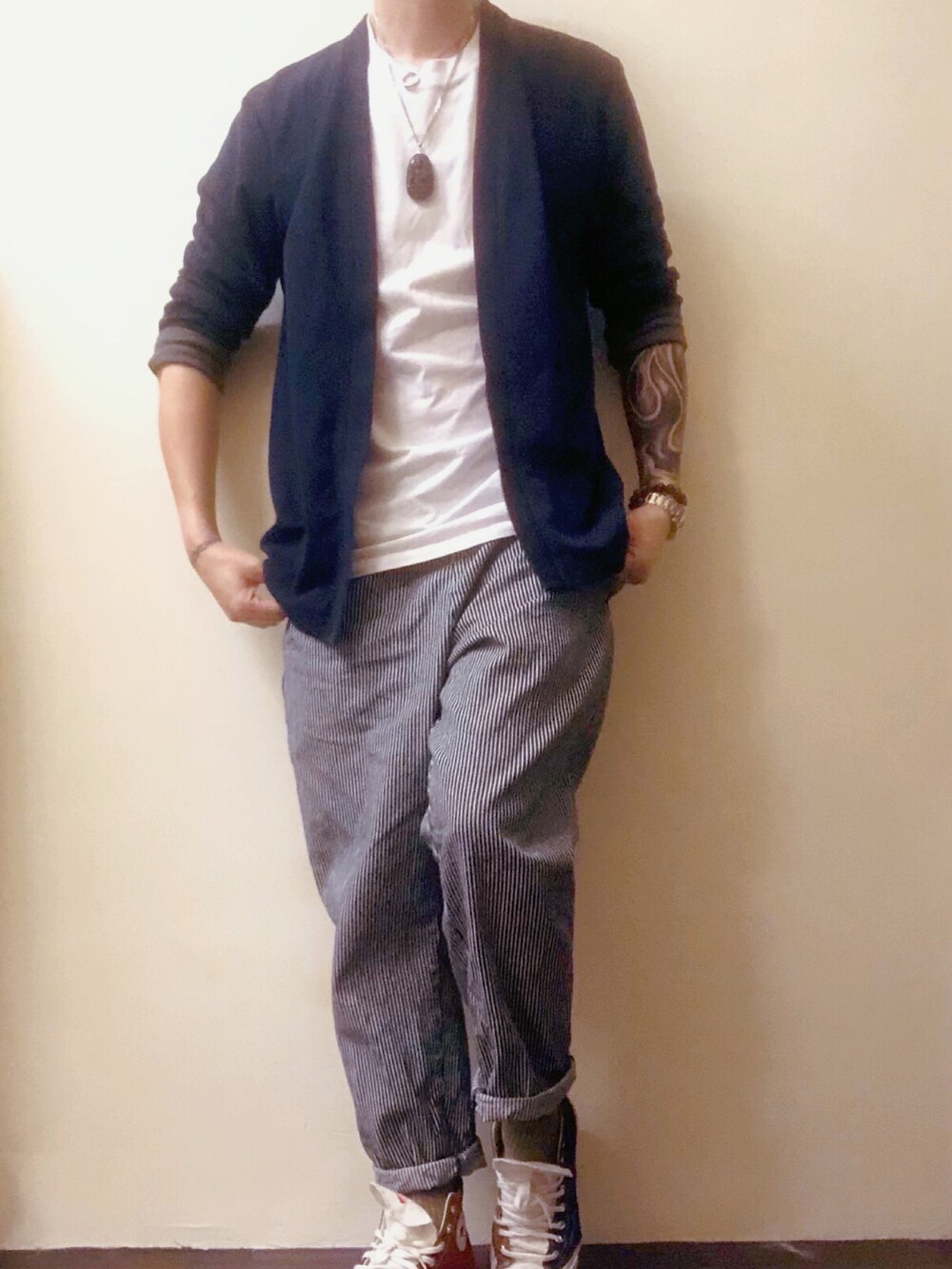 「ootd、vintage、街頭穿搭、休閒、復古、日系極簡、古着MIX、黑白搭配、GU、GLOBAL WORK、converse、白T」｜「GLOBAL WORKのアイテム（アンサンブル、ブルー系）」を使った、hkfreewearさん（メンズ・180cm）の冬コーディネートの2枚目の写真