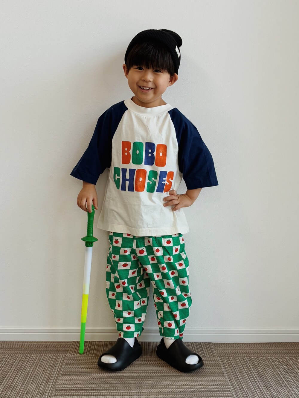 その他のTシャツ/カットソー、その他のTシャツ/カットソー、ホワイト系のその他パンツを着用したキッズの夏コーディネートの2枚目の写真