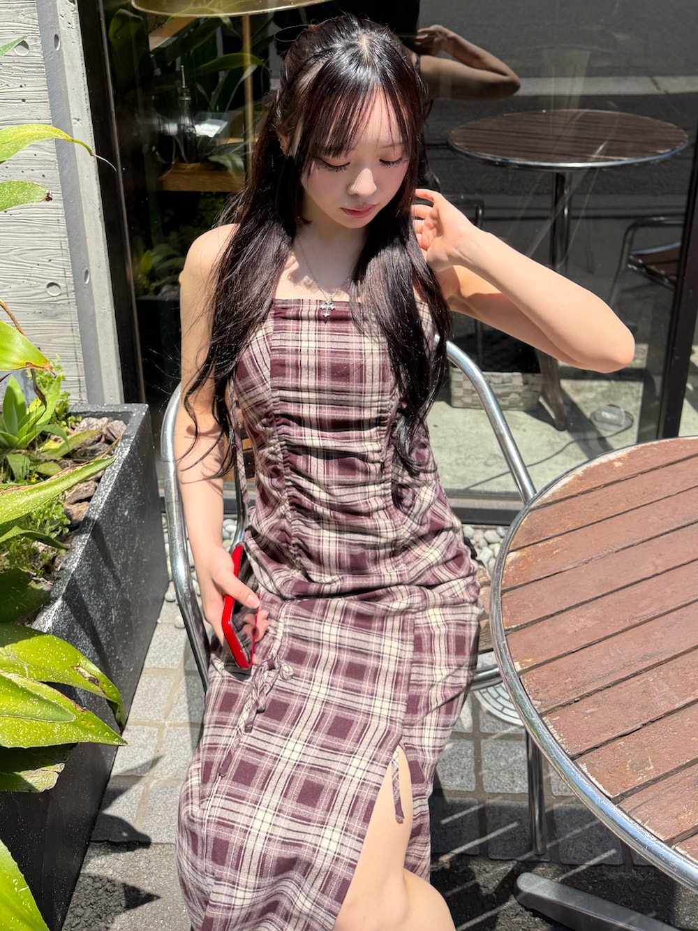 その他のワンピースを着用したレディースの春コーディネートの2枚目の写真