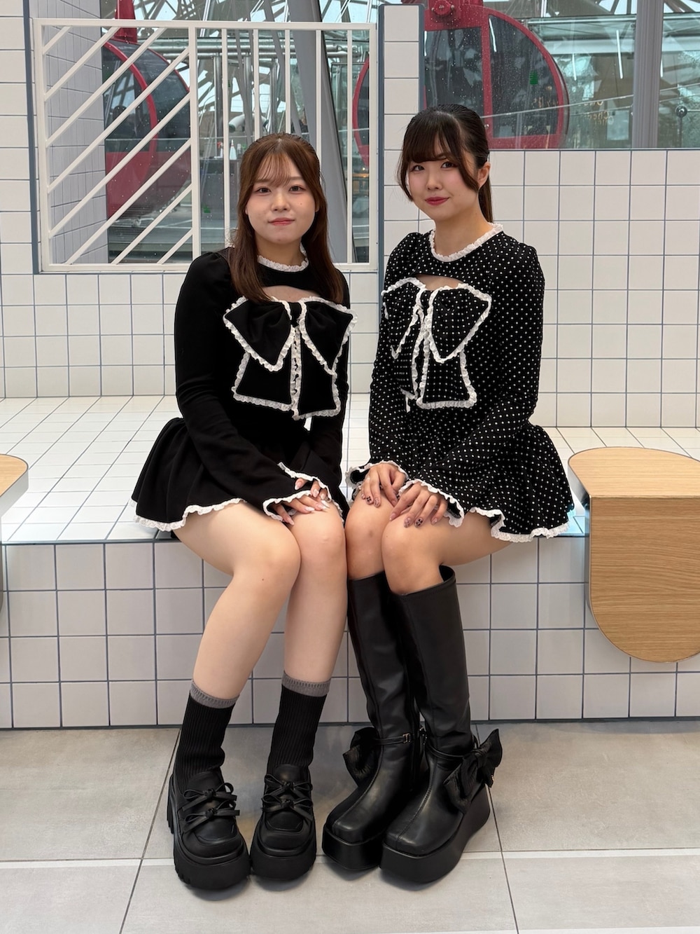 その他のTシャツ/カットソー、ブラック系のTシャツ/カットソー、ブラック系のその他パンツを着用したレディースの秋コーディネートの3枚目の写真