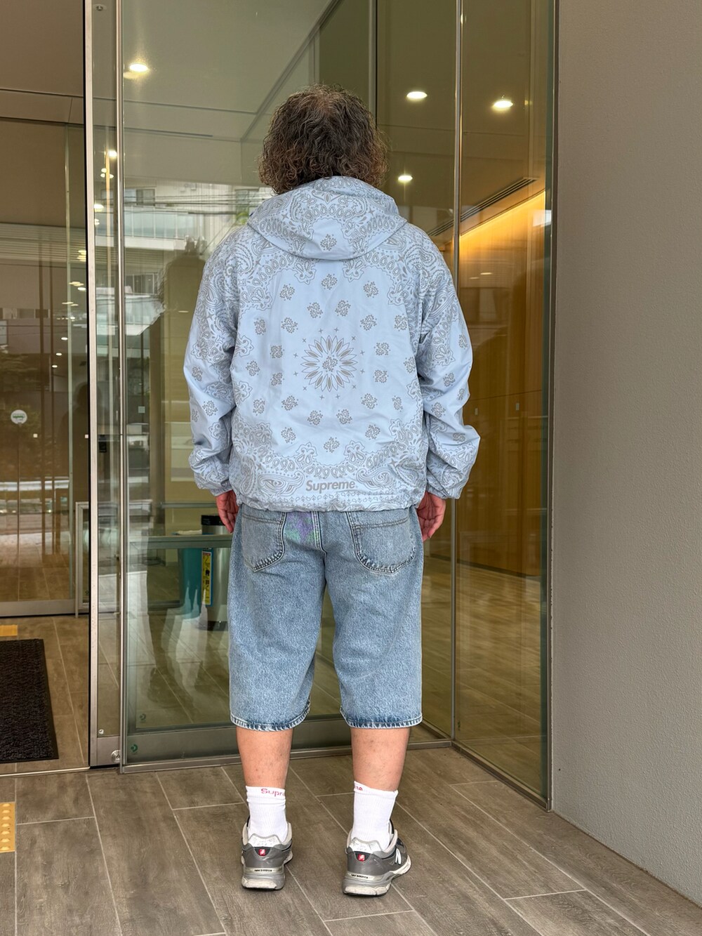 Supreme のパンツを使った「バンダナ柄」の人気ファッション