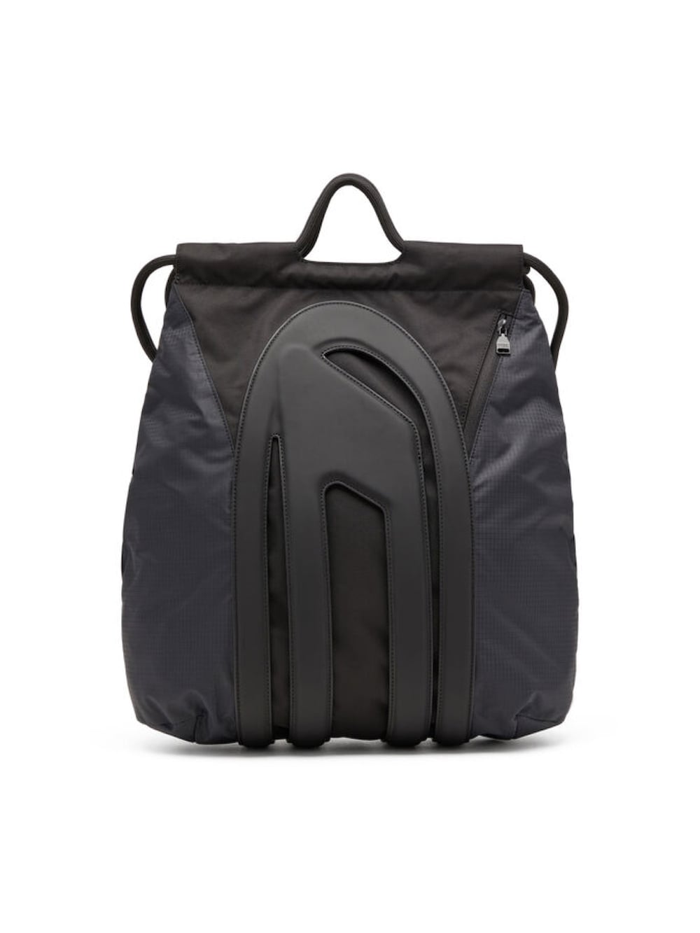 「DIESEL」｜「DIESELのアイテム（ニット/セーター、ブルー系）」を使った、eishiさん（メンズ・172cm）の夏コーディネートの5枚目の写真