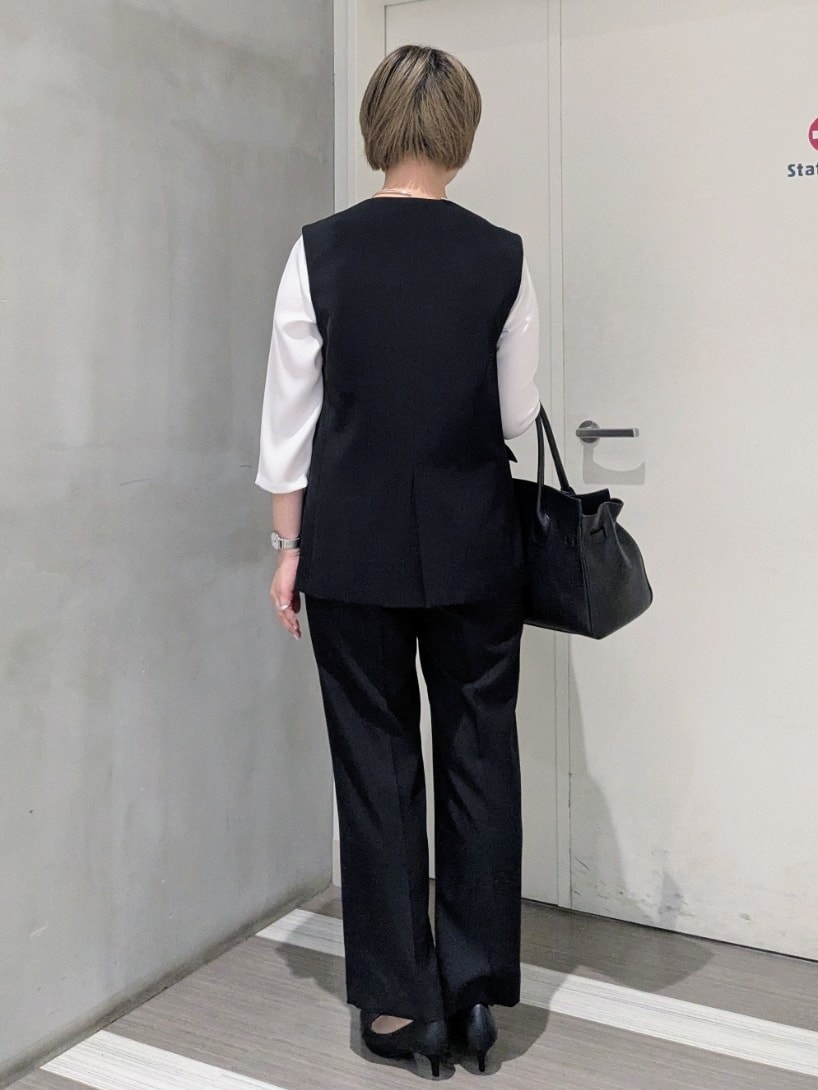 nol takamiさんの「《セットアップ対応》ウォッシャブルダブルクロスジレ（NOLLEY’S）」を使ったコーディネートの4枚目の写真