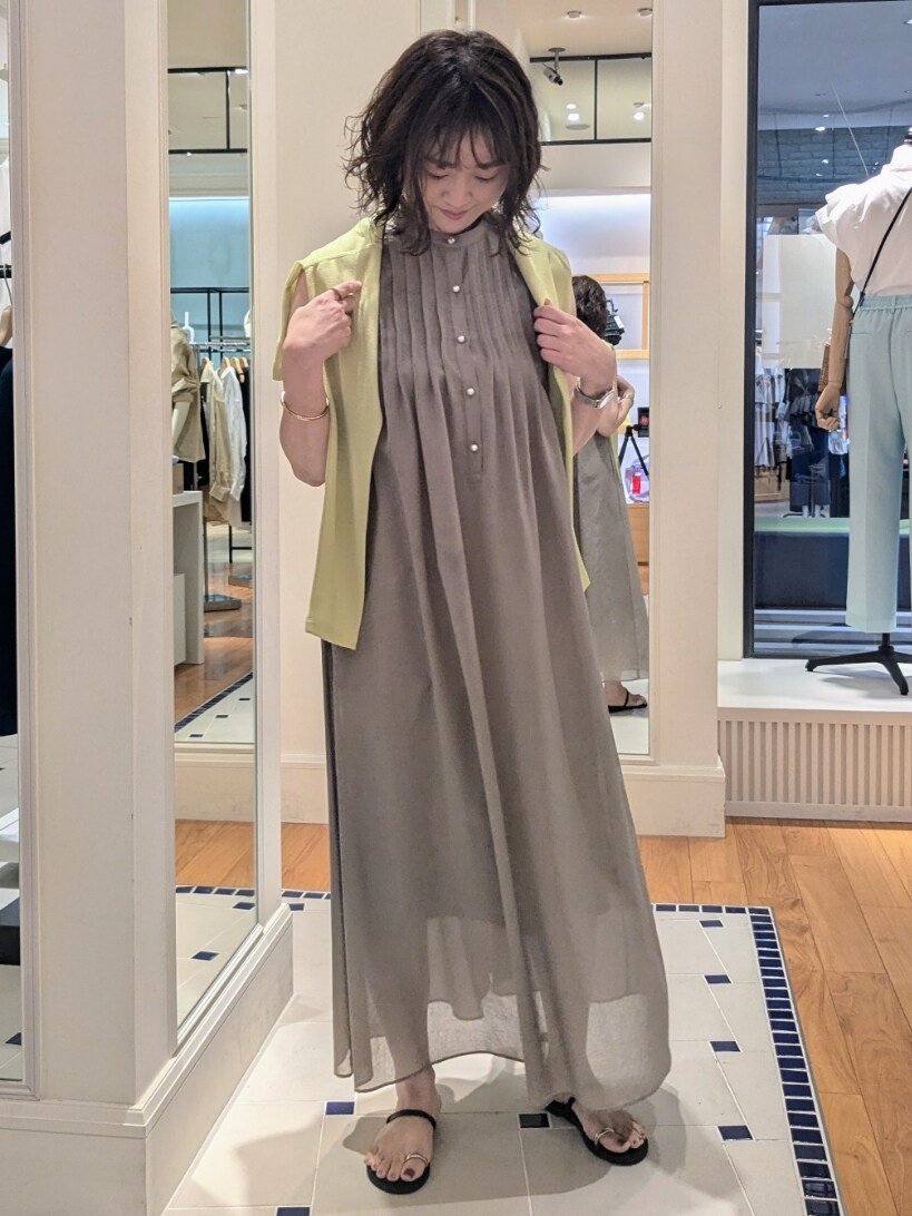 「夏ファッション、今日のコーデ、大人カジュアルコーデ、シンプル、お出かけコーデ、大人女子、ワンピースコーデ、シアートップス、ハット」｜「NOLLEY’Sの《アンサンブル対応》シアーワッフル2WAYカーディガン（カーディガン/ボレロ、グリーン系）」を使った、nol takamiさん（レディース・163cm）の夏コーディネートの3枚目の写真