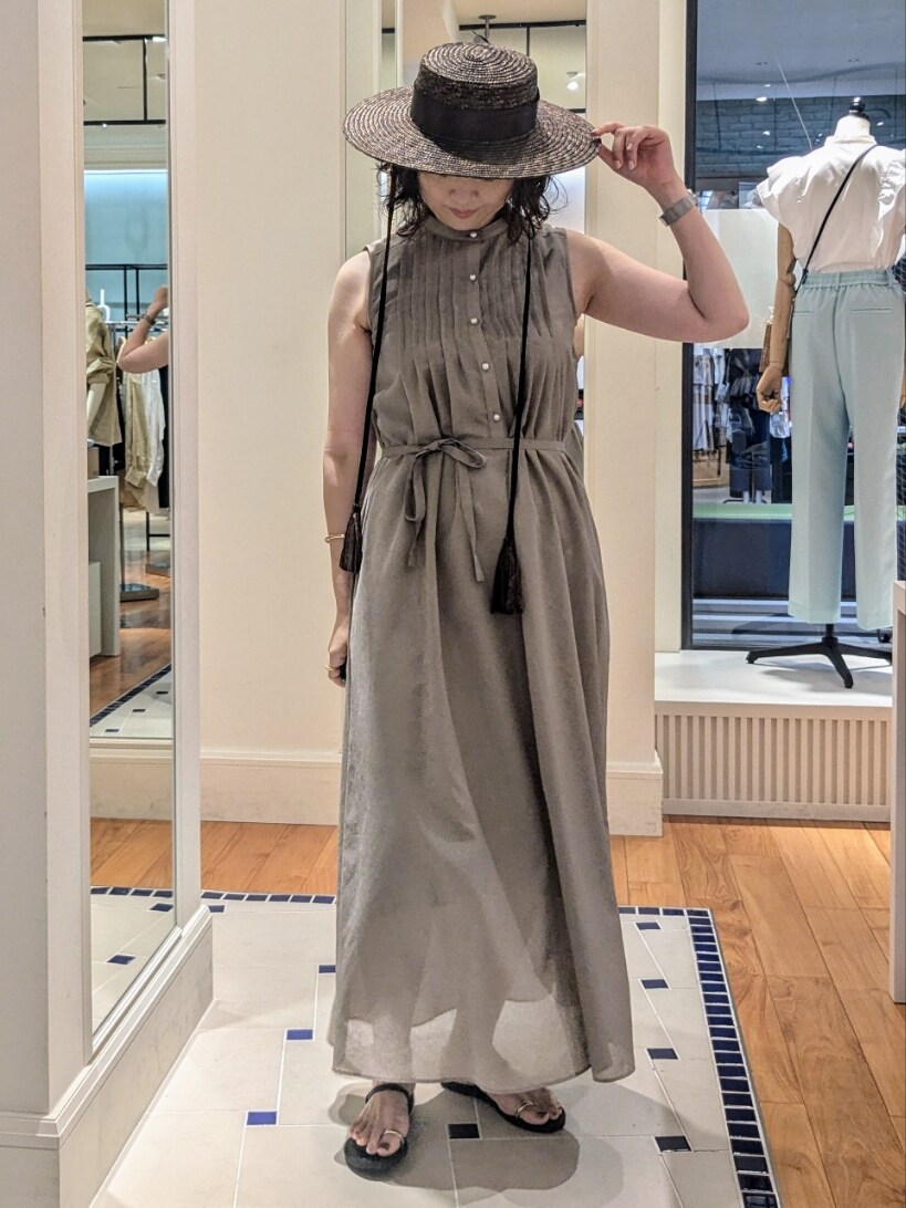 「夏ファッション、今日のコーデ、大人カジュアルコーデ、シンプル、お出かけコーデ、大人女子、ワンピースコーデ、シアートップス、ハット」｜「NOLLEY’Sの《アンサンブル対応》シアーワッフル2WAYカーディガン（カーディガン/ボレロ、グリーン系）」を使った、nol takamiさん（レディース・163cm）の夏コーディネートの4枚目の写真