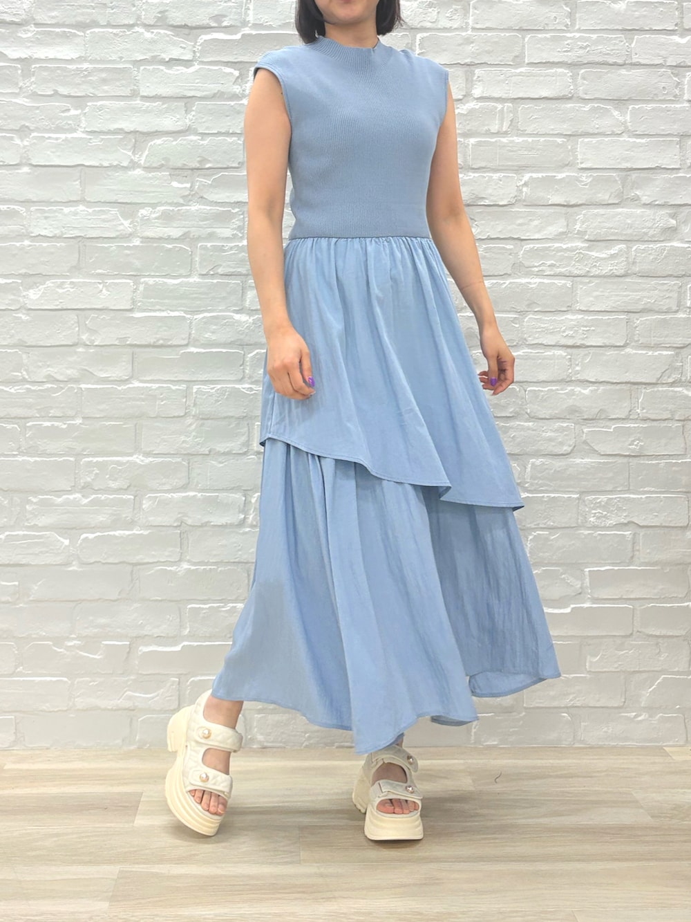 「ミッシュマッシュ、MISCH MASCH、mischmasch、低身長、高身長、150cm台コーデ、156cm、キレイめ、フェミニン、ワンピース」｜「MISCH MASCHのWEB限定 2025春夏新作 ドッキングニットワンピース（ワンピース、ブルー系）」を使った、MISCHMASCH ECさん（レディース・156cm）の春コーディネートの3枚目の写真