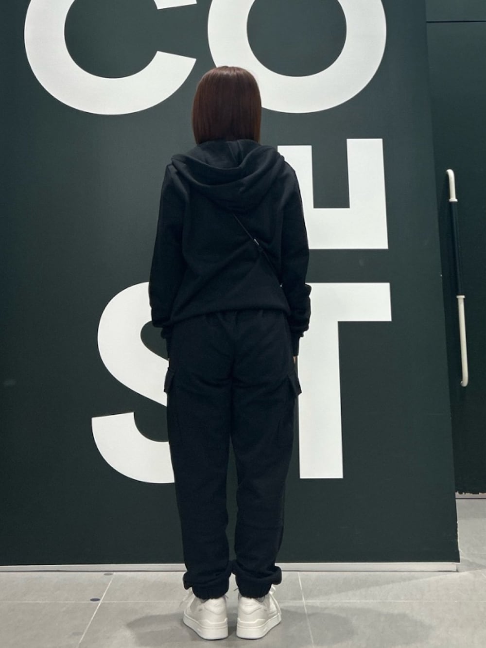 「LACOSTEのレース調 ポワンテルニット リボンタンクトップ（タンクトップ、ホワイト系）」を使った、Uiさん（レディース・153cm）の秋コーディネートの3枚目の写真