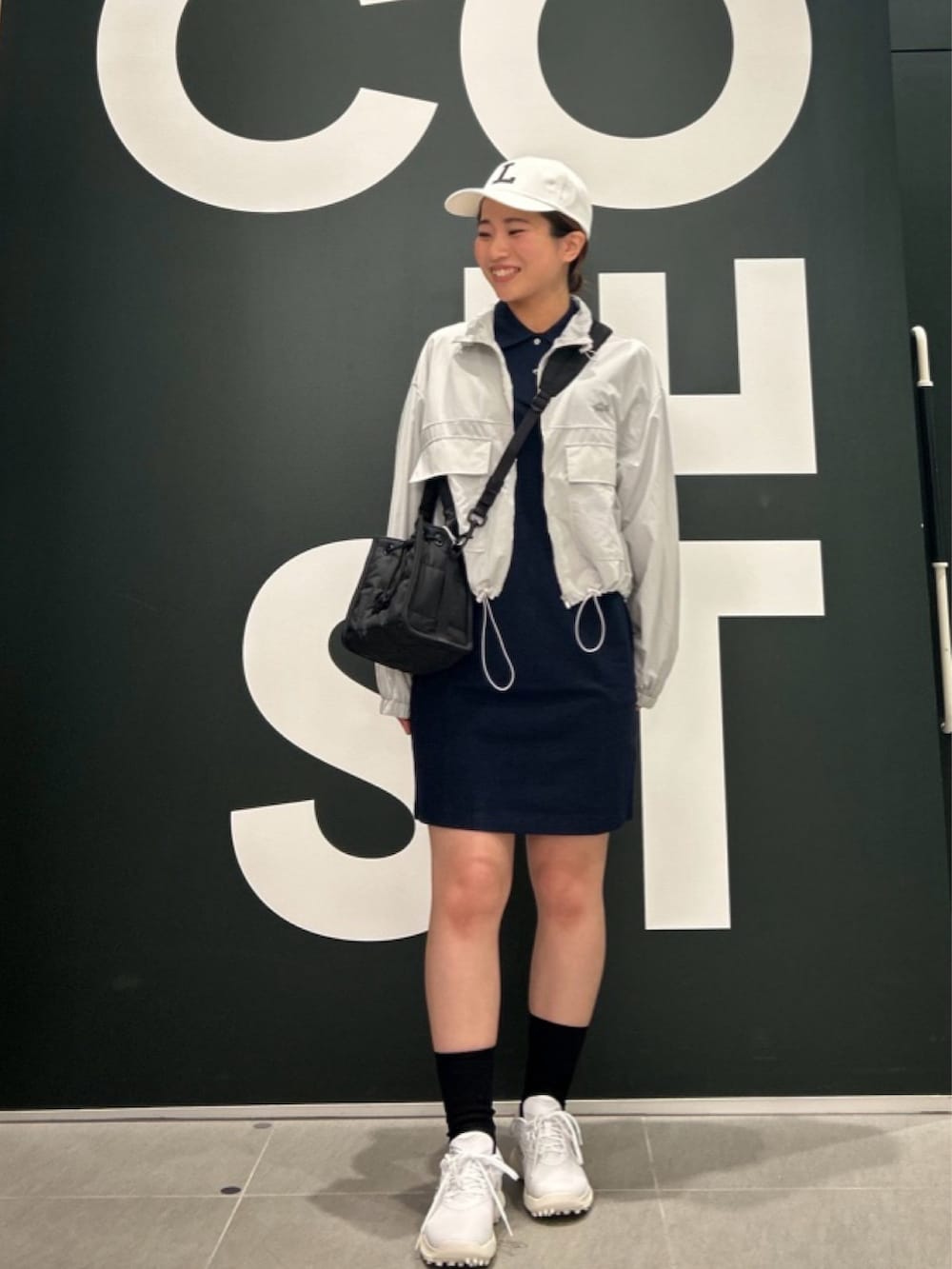 「ゴルフ、ゴルフウェア、ゴルフ女子、ワンピース」｜「LACOSTEのベーシックポロドレス / ポロワンピース（ワンピース、ブルー系）」を使った、Uiさん（骨格ウェーブ・レディース・153cm）の春コーディネートの4枚目の写真