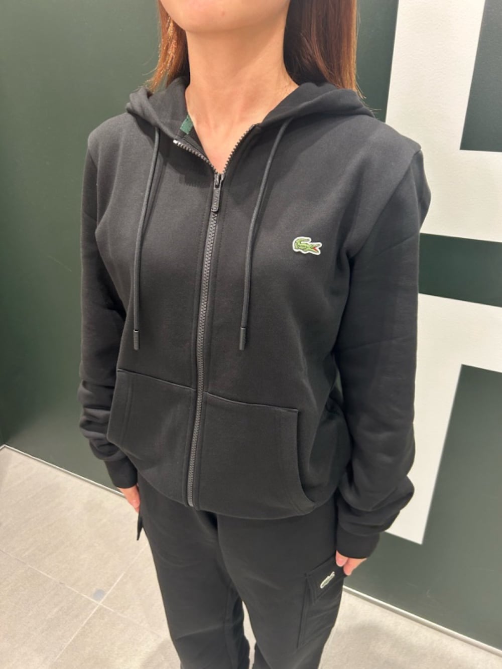 「LACOSTEのレース調 ポワンテルニット リボンタンクトップ（タンクトップ、ホワイト系）」を使った、Uiさん（レディース・153cm）の秋コーディネートの4枚目の写真
