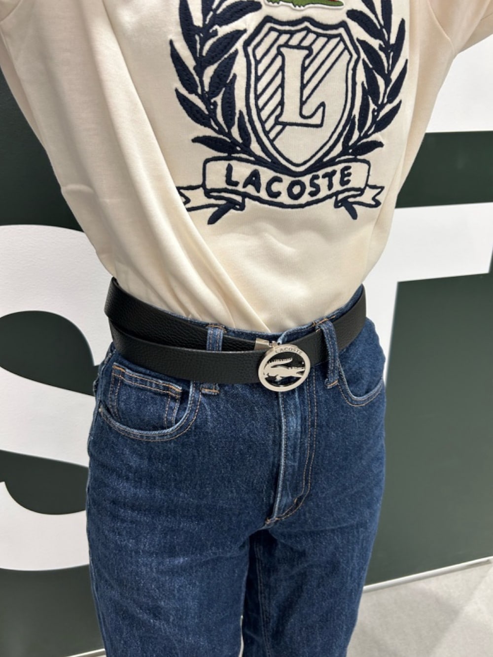 「LACOSTEのウィメンズ BASESHOT 223 1 SFA（スニーカー、ブラック系）」を使った、Uiさん（骨格ウェーブ・レディース・153cm）の夏コーディネートの7枚目の写真