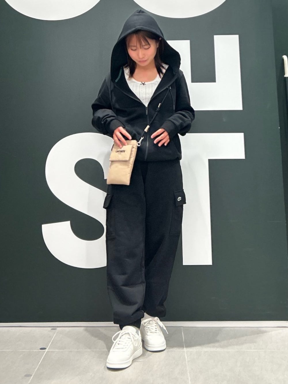 「LACOSTEのレース調 ポワンテルニット リボンタンクトップ（タンクトップ、ホワイト系）」を使った、Uiさん（レディース・153cm）の秋コーディネートの2枚目の写真