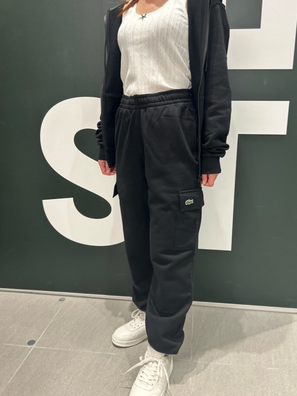 「LACOSTEのレース調 ポワンテルニット リボンタンクトップ（タンクトップ、ホワイト系）」を使った、Uiさん（レディース・153cm）の秋コーディネートの6枚目の写真