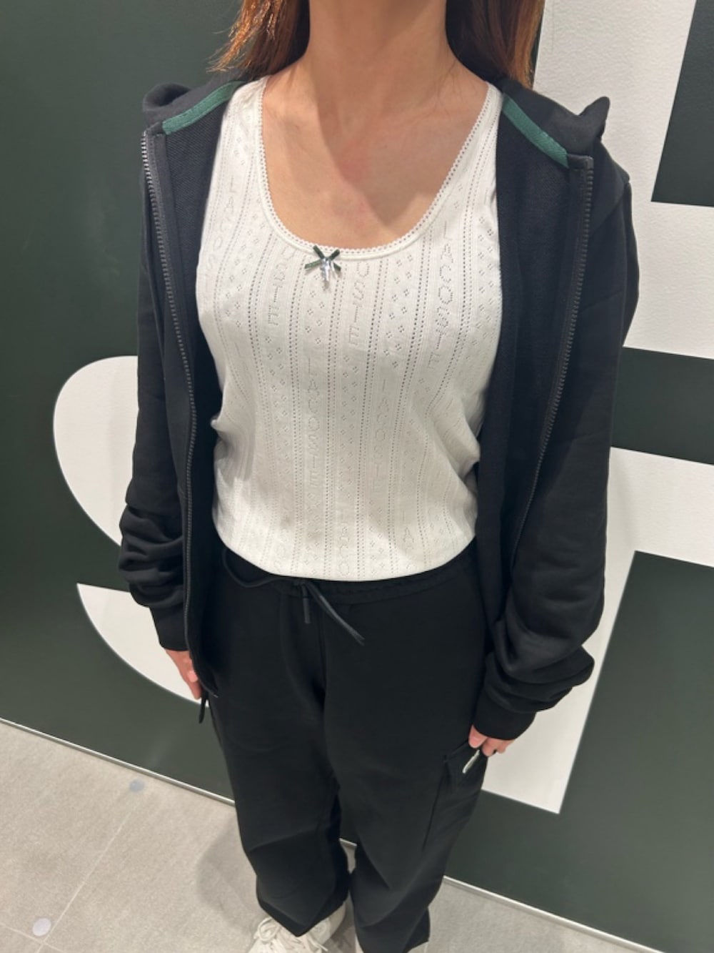 「LACOSTEのレース調 ポワンテルニット リボンタンクトップ（タンクトップ、ホワイト系）」を使った、Uiさん（レディース・153cm）の秋コーディネートの5枚目の写真