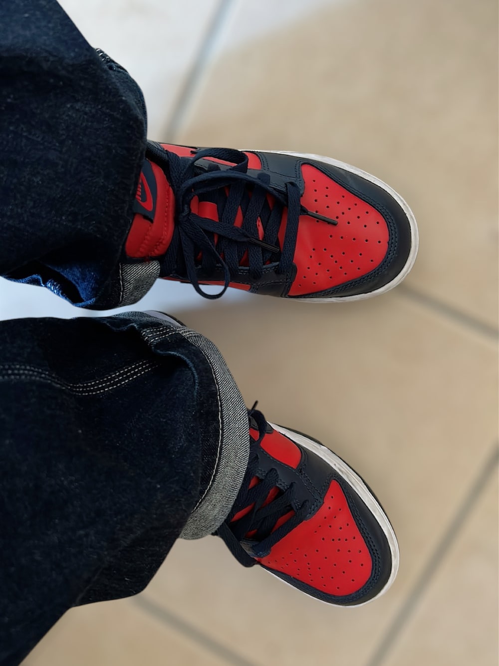 「NIKE、しまむら、古着コーデ、古着MIX、おしゃれさんと繋がりたい、オーバーオールコーデ、ママコーデ、ママファッション、レイヤードスタイル、重ね着コーデ、ベティーブープ、ベティーちゃん、BETTY BOOP、プチプラ、最近のいい感じコーデ」｜「NIKEのアイテム（スニーカー、レッド系）」を使った、KEYさん（レディース・158cm）の春コーディネートの5枚目の写真