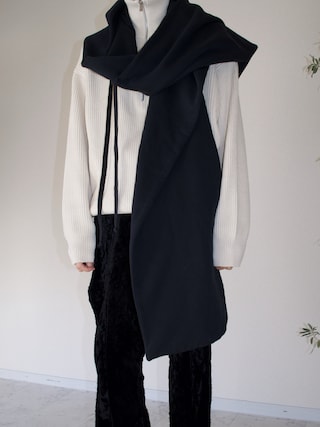 Ann DEMEULEMEESTERのマフラーを使った人気ファッションコーディネート