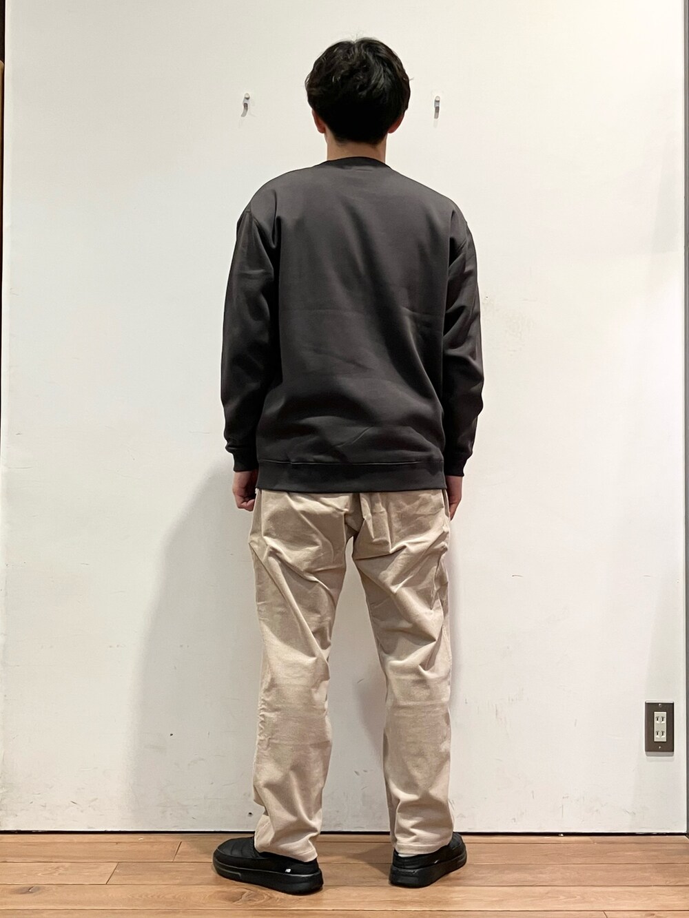「お出かけコーデ、コーデュロイ、スウェット、冬アウター、休日スタイル、クリスマスに着たい服、FORK&SPOON、URBAN RESEARCH DOORS、冬コーデ、大人カジュアル、EKAL、いいね、save、フォローお願いします🤑、冬サンダル、サンダル、New Balance」｜「FORK&SPOONのFORK&SPOON　テックメルトンブルゾン（ブルゾン、ブラウン系）」を使った、ゆーとさん（メンズ・177cm）の冬コーディネートの7枚目の写真
