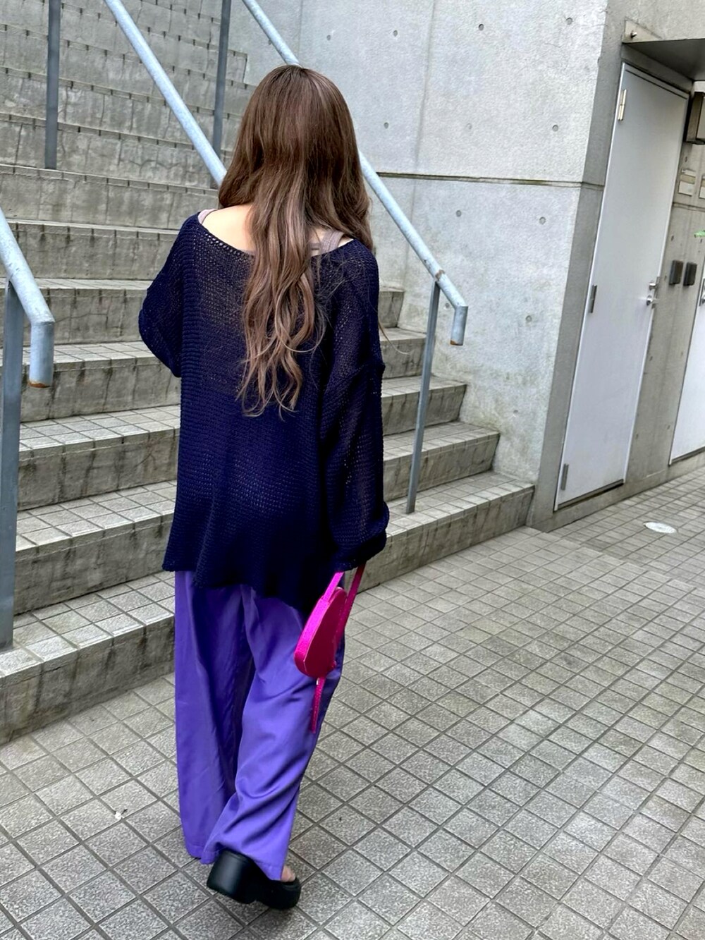 「お出かけコーデ日記、休日スタイル、カラーコーデ、ZARA、primaras、お洒落さんとつながりたい、メッシュニット、ハイウエスト、夏コーデ、厚底サンダル、ゆったりコーデ、低身長コーデ、サングラス、youtube、ビッグカラー」｜「primarasのアイテム（トップス、ブルー系）」を使った、Rie_eさん（レディース・154cm）の春コーディネートの4枚目の写真