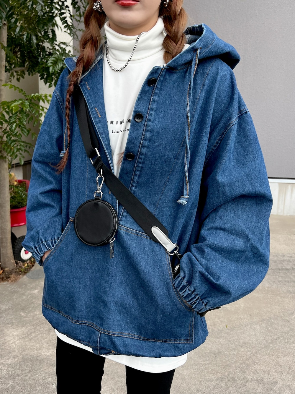 「私の推しブランド、休日スタイル、デニムジャケット、厚底シューズ、Polo Ralph Lauren、カジュアル、ユニセックス、三つ編み、スキニーデニム、黒スキニー、パーカーコーデ、ハーフジップ、オトナカジュアル、低身長コーデ、タートルネック」｜「primarasのアイテム（デニムパンツ、ブラック系）」を使った、Rie_eさん（レディース・154cm）の冬コーディネートの4枚目の写真