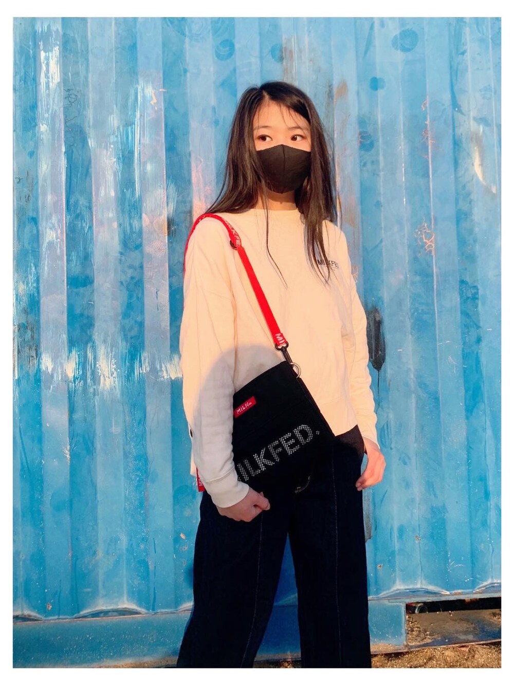 「ジュニア、中学生、MILKFED.、デニム、ストリート、スニーカーコーデ、モノトーン、デニムパンツ、used mix」｜「MILKFED.のデニムパンツ（デニムパンツ、ブルー系）」を使った、RINKA&REIさん（レディース・157cm）の春コーディネートの2枚目の写真