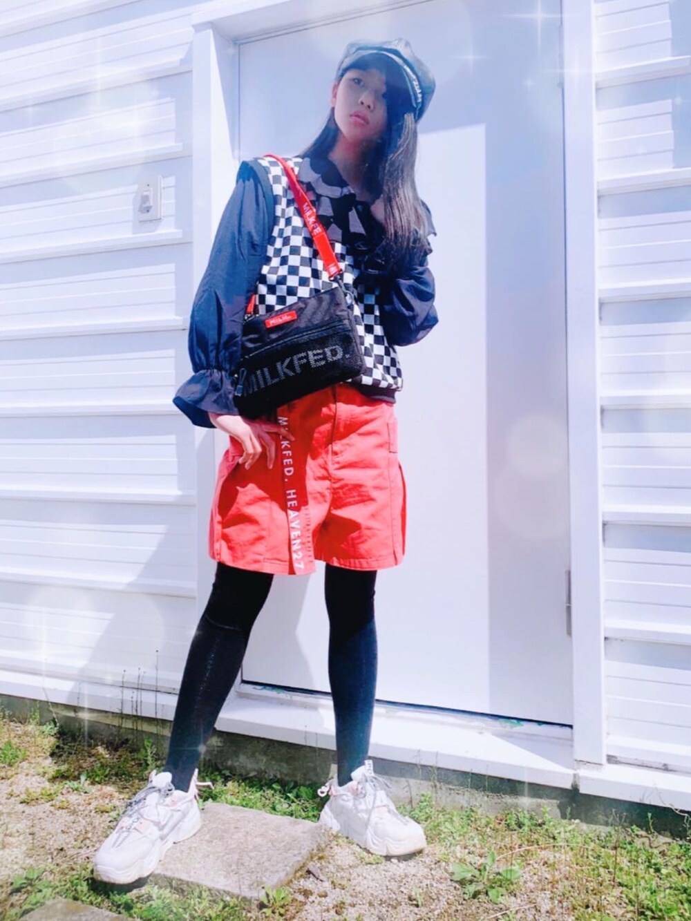 「はじめましてコーデ、休日スタイル、お誕生日コーデ、ブロックチェック、ブラウス、ピンク、MILKFED.、INGNI、ZIDDY、春服みてみて、中学生」｜「INGNIの配色DADハイテクスニーカー（スニーカー、ホワイト系）」を使った、RINKA&REIさん（レディース・157cm）の春コーディネートの2枚目の写真