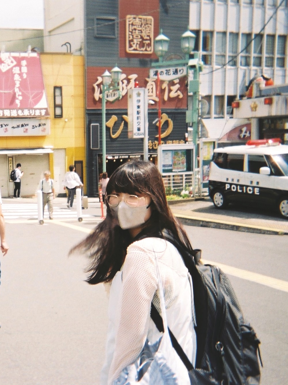 「初夏コーデ、夏コーデ、キャミワンピ、メッシュトップス、メッシュ、旅行、海、Kastane、kastane_ootd、WEARyouthコーデ、黒髪、お出かけコーデ」｜「Kastaneの【低身長向けサイズ展開あり/新色追加】ボリュームティアードキャミドレス（ワンピース、ホワイト系）」を使った、うるりらさん（レディース・161cm）の夏コーディネートの2枚目の写真