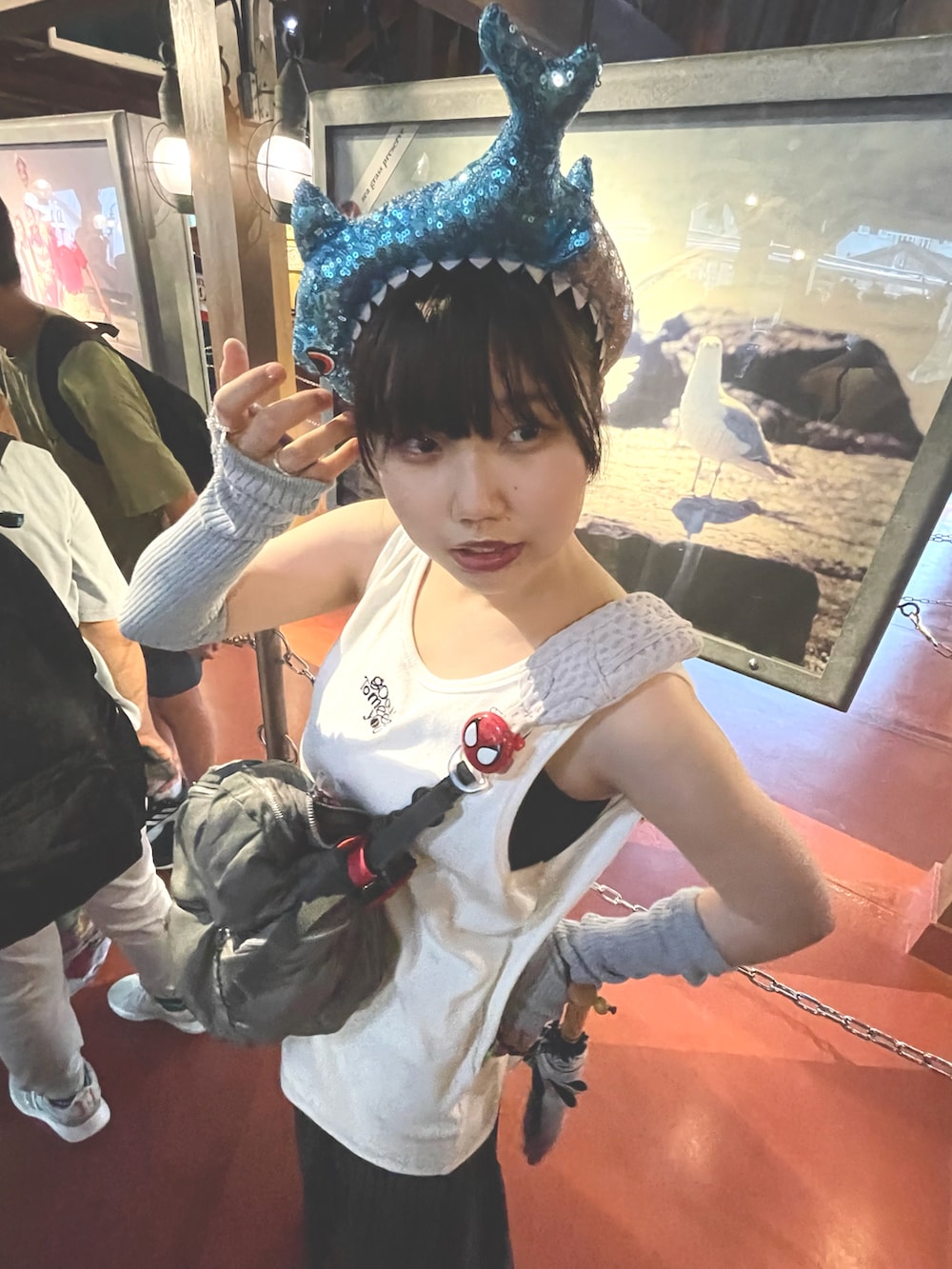 「今日のコスメと服、シンプルスタイル、ノースリーブ、タンクトップ、ユニバコーデ、ゆるコーデ、遊園地コーデ、肌見せ、アームカバー、grounds」|「Kastaneのウェーブクリップ(バレッタ/ヘアクリップ、その他)」を使った、うるりらさん(レディース・163cm)の夏コーディネートの2枚目の写真