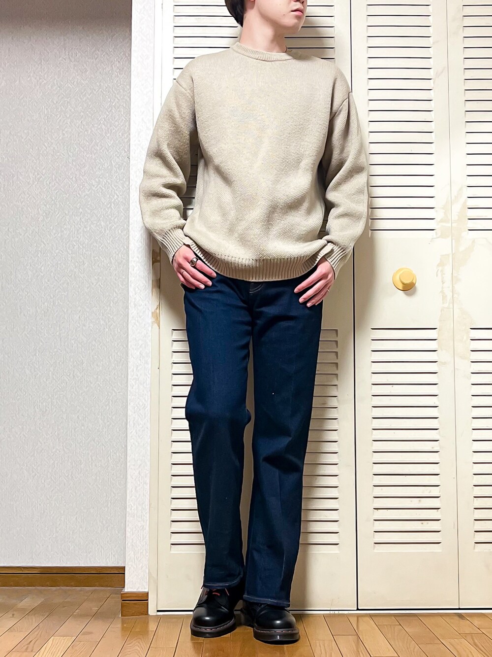 「冬コーデ、シンプルコーデ、アースカラー、チェック、ジャケット、ニット、デニムパンツ、フレアパンツ、マフラー、ブーツ、HARE、RAGEBLUE、UNIQLO、LIDnM、おしゃれさんと繋がりたい」|「HAREの尾州ツイードテーラードジャケット(HARE)(テーラードジャケット、オレンジ系)」を使った、ゐをりさん(メンズ・171cm)の冬コーディネートの2枚目の写真