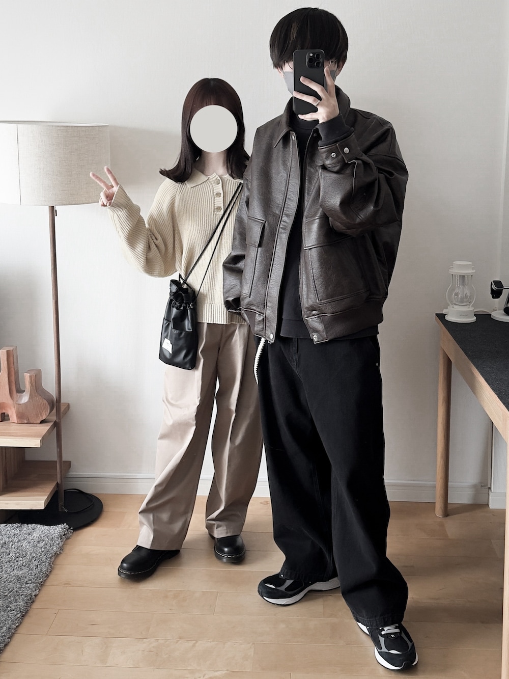 「春めき満開コーデ、春コーデ、レザー、レザージャケット、ワイドパンツ、デニム、デニムパンツ、レイヤードスタイル、革靴、大人カジュアル、メガネ男子、チノパン、大人コーデ、デートコーデ、低身長コーデ」｜「B.C STOCKのフェイクレザー A2 ブルゾン（ブルゾン、ブラウン系）」を使った、hopeさん（メンズ・168cm）の春コーディネートの2枚目の写真
