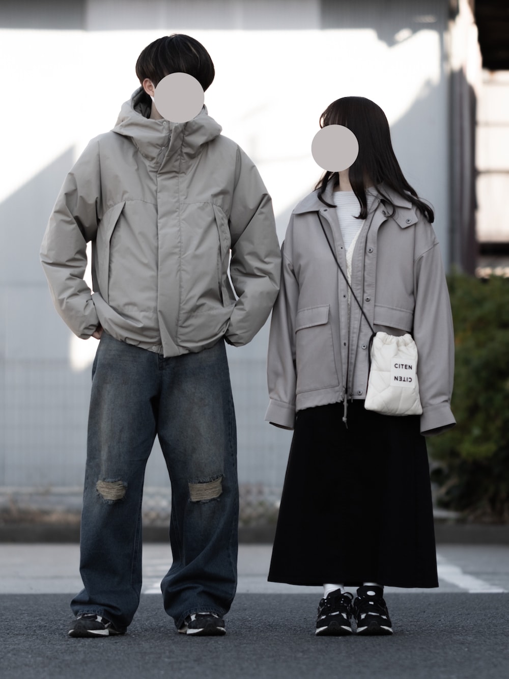 「RUUBON、ルーボン、無印良品、お出かけコーデ、真冬のあったかスタイル、淡色コーデ、デートコーデ、冬コーデ、デニム、スニーカー、ワイドパンツ、ボーダー、ベージュ、カップルコーデ、低身長コーデ」｜「無印良品のあったか中わた洗えるフードジャケット（その他アウター、ベージュ系）」を使った、hopeさん（メンズ・168cm）の冬コーディネートの3枚目の写真