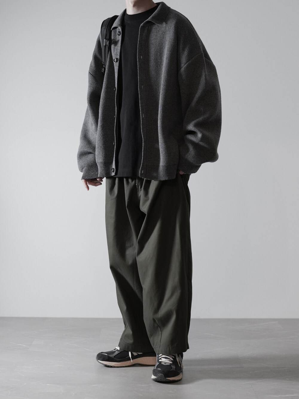 「カジュアルコーデ、お洒落さんとつながりたい、休日コーデ、秋冬、RUUBON、New Balance、冬コーデ、冬、ルーボン」｜「NEW BALANCEの＜New Balance＞ M2002RV1/スニーカー（スニーカー、ブルー系）」を使った、hopeさん（メンズ・168cm）の秋コーディネートの2枚目の写真