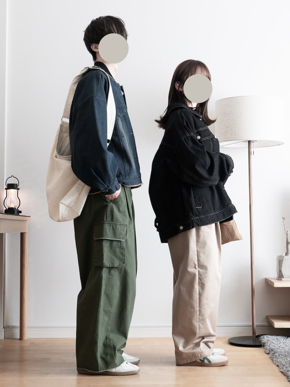 「春めき満開コーデ、RUUBON、ルーボン、カーゴパンツ、デニムジャケット、チノパン、ショルダーバッグ、レイヤードスタイル、春コーデ、スニーカー、ワイドパンツ、デニム、春色、大人カジュアル、低身長コーデ」｜「RUUBONの【RUUBON】no collar fringe denim jacket / ノーカラーフリンジデニムジャケット（デニムジャケット、ブルー系）」を使った、hopeさん（メンズ・168cm）の春コーディネートの2枚目の写真