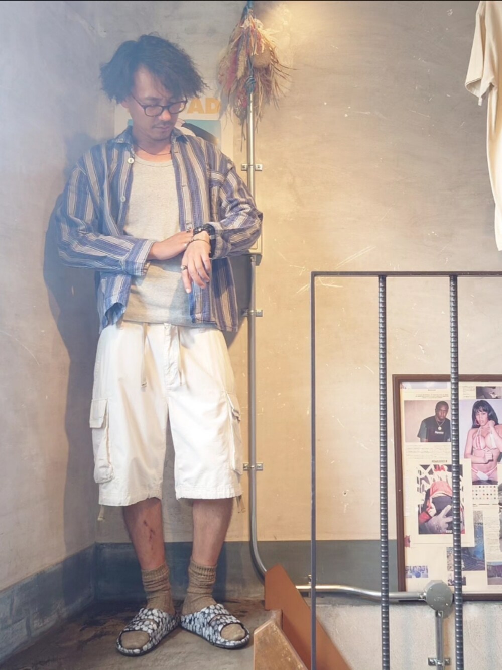 「夏コーデ、カジュアルコーデ、大人カジュアル、お洒落さんとつながりたい、大人コーデ、メンズファッション、ハーフパンツ、パジャマ、古着、古着MIX、古着コーデ、古着好きな人と繋がりたい、メガネ男子、古着屋、ゆるコーデ」｜「Dannerのアイテム（サンダル、シルバー系）」を使った、tatatataさん（メンズ・182cm）の夏コーディネートの5枚目の写真