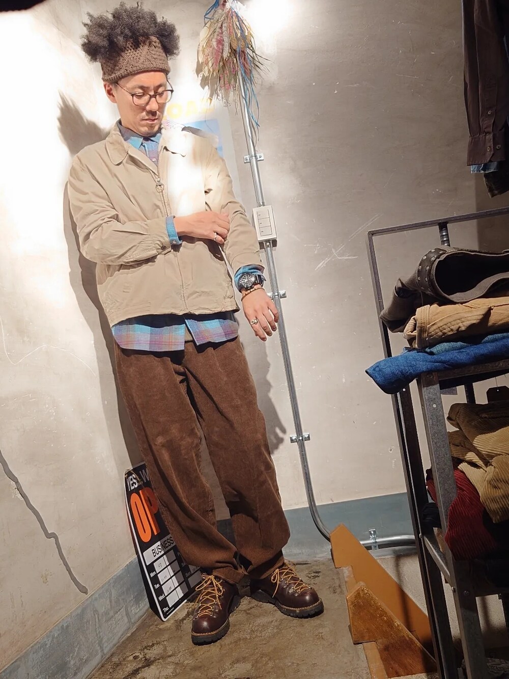 「秋冬コーデ、大人コーデ、秋コーデ、いいね、save、フォローお願いします🤑、秋服、おしゃれさんと繋がりたい、ファッション好きと繋がりたい、メンズファッション、シャツ、柄シャツ、チェックシャツ、コーデュロイパンツ、スウィングトップ、barbour、Ralph Lauren」｜「PENDLETONのアイテム（シャツ/ブラウス、ブルー系）」を使った、tatatataさん（メンズ・182cm）の秋コーディネートの3枚目の写真