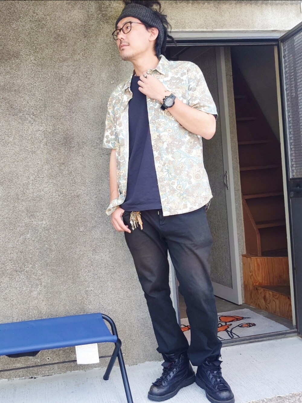 グリーン系のシャツ/ブラウスを着用したメンズの春コーディネートの5枚目の写真