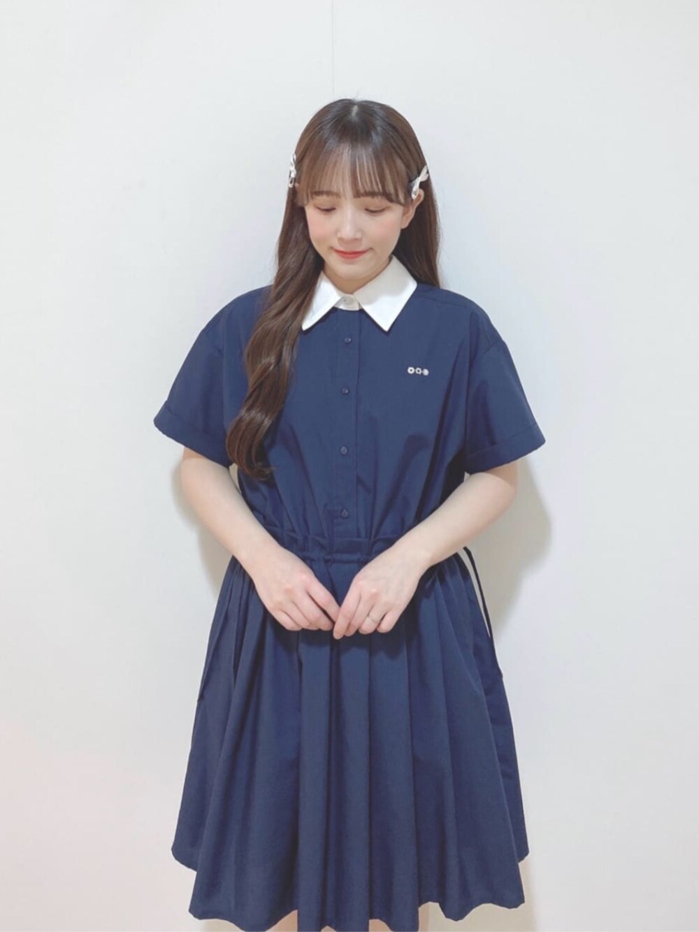 「fint、an another angelus、骨格ウェーブ、イエベ春、低身長、春コーデ、お出かけコーデ、今日のコーデ、シンプルコーデ、ワンピーススタイル、ワンピース、シャツワンピース、ドロスト、リボン、バレエシューズ」｜「F i.n.tの【WEB限定SS,LLサイズあり】ストラップ付リボンバレエシューズ/fint（パンプス、ブラック系）」を使った、F i.n.tさん（骨格ウェーブ・レディース・150cm）の春コーディネートの2枚目の写真
