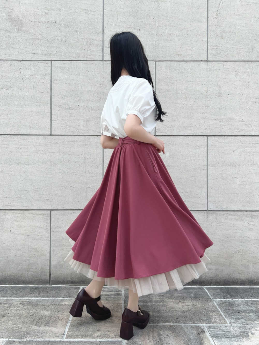 「fint、an another angelus、骨格ウェーブ、骨格ナチュラル、ブルべ、夏コーデ、お出かけコーデ、ディズニー、ブラウス、レース、刺繍、スカート、チュールスカート、刺繍バッグ、厚底シューズ」|「an another angelusの厚底プラットフォームワンストラップパンプス(パンプス、ブラウン系)」を使った、F i.n.tさん(骨格ウェーブ・レディース・157cm)の夏コーディネートの2枚目の写真