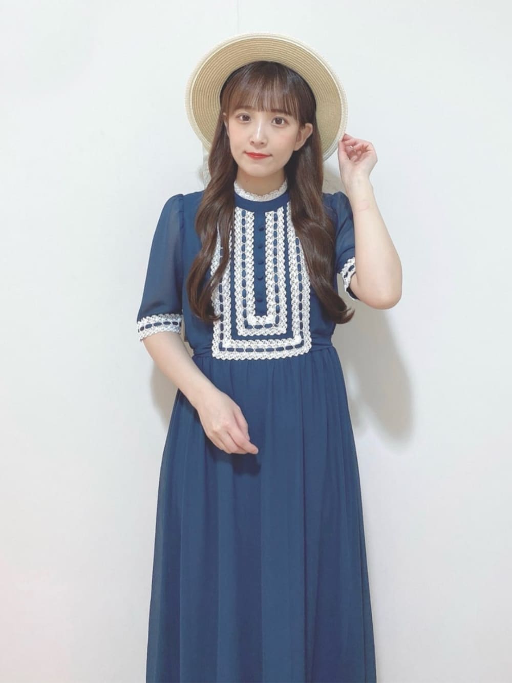 「fint、an another angelus、骨格ウェーブ、イエベ春、低身長、春コーデ、夏コーデ、お出かけコーデ、大人かわいい、ootd、ワンピース、ワンピーススタイル、シアー、シアーワンピース、厚底シューズ」｜「an another angelusの配色ブリムグログランリボンキャノチェ（ハット、ベージュ系）」を使った、F i.n.tさん（骨格ウェーブ・レディース・150cm）の夏コーディネートの3枚目の写真