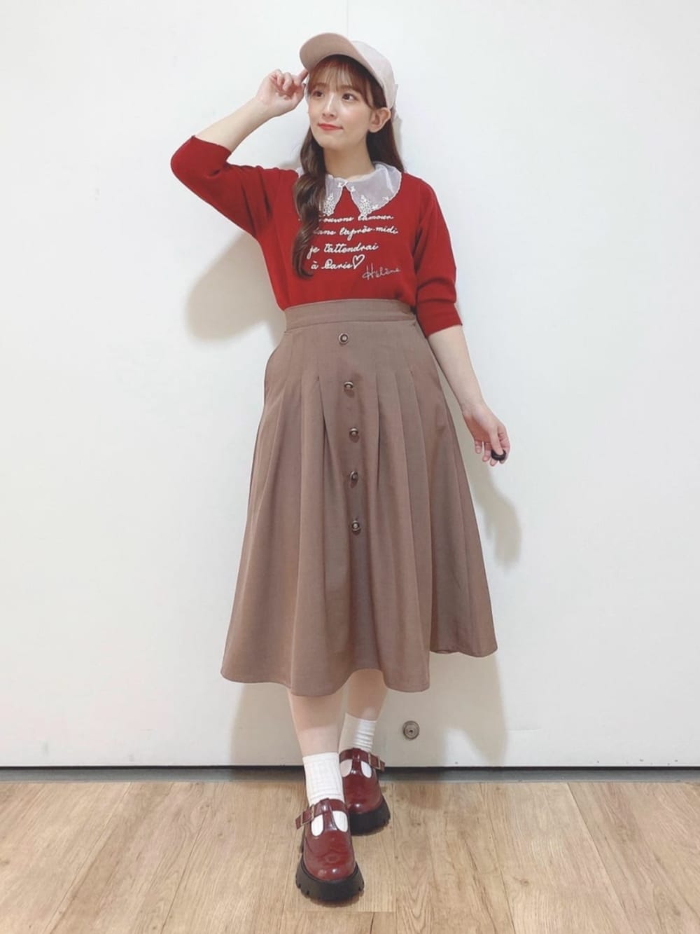 「骨格ウェーブ、イエベ春、おでかけコーデ、F i.n.t、150㎝_154㎝、レトロ、ガーリー、半袖ブラウス、フレアースカート、ニット、夏色コーデ、レイヤードスタイル、秋っぽコーデ更新中」｜「F i.n.tの釦使いパフスリーブジャケットセットアップ（セットアップ、ブラウン系）」を使った、F i.n.tさん（レディース・150cm）の秋コーディネートの3枚目の写真