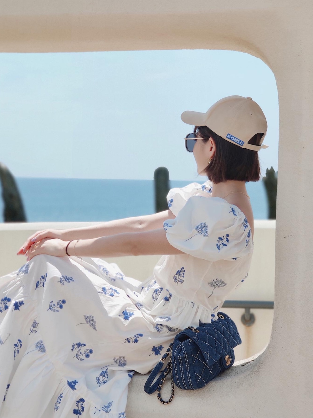 「tayswear、ootd、夏、街頭穿搭、休閒、日系極簡、洋裝、韓系、TAIPEI、Taiwan」｜「Sylvia Storeのアイテム（ワンピース、ホワイト系）」を使った、Taylor Maさん（レディース・160cm）の夏コーディネートの4枚目の写真