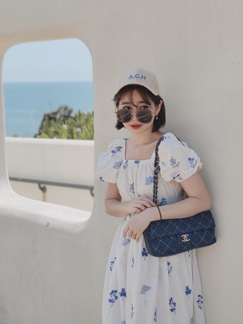 「tayswear、ootd、夏、街頭穿搭、休閒、日系極簡、洋裝、韓系、TAIPEI、Taiwan」｜「Sylvia Storeのアイテム（ワンピース、ホワイト系）」を使った、Taylor Maさん（レディース・160cm）の夏コーディネートの5枚目の写真